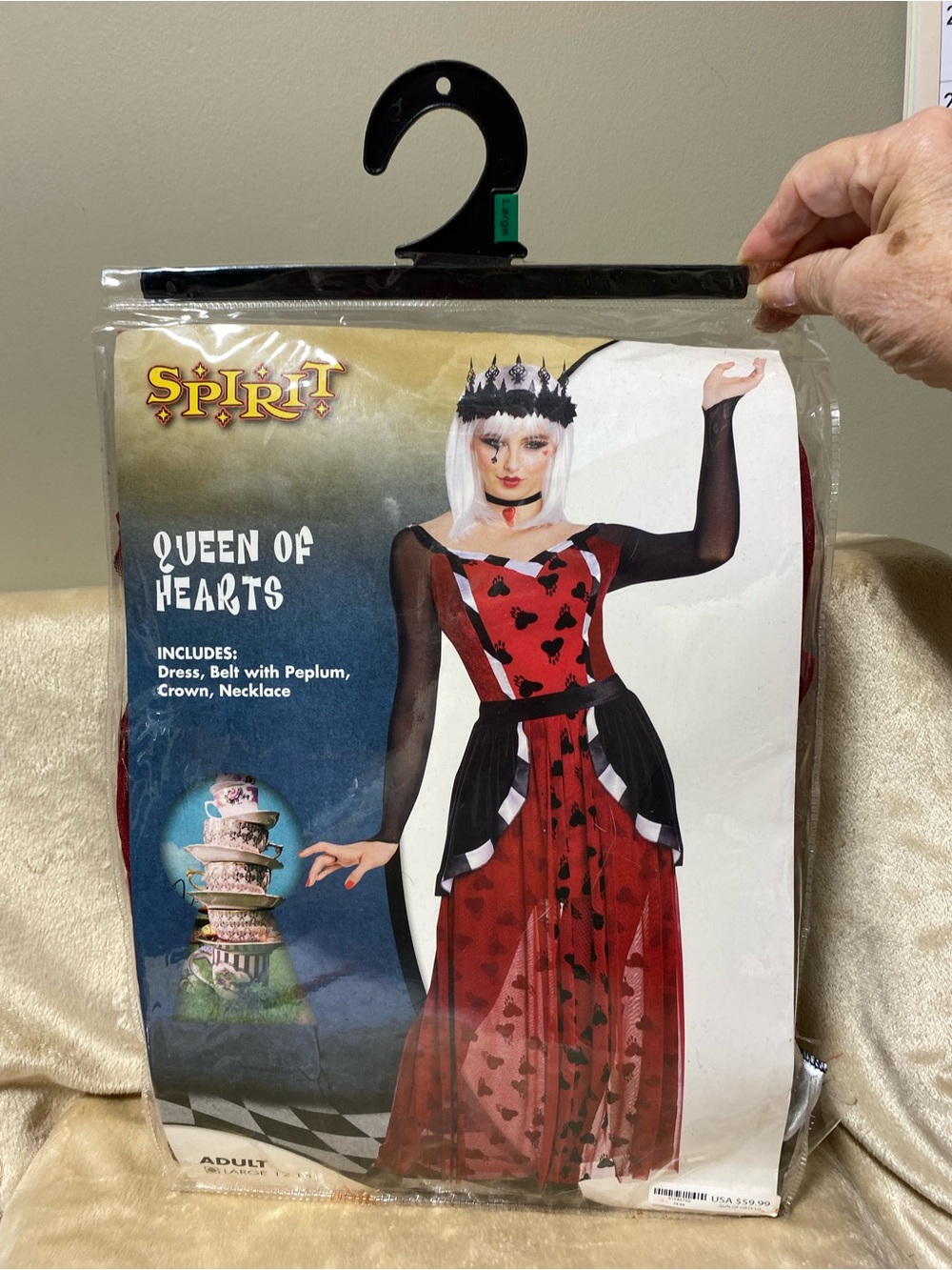 Adult Twisted Queen of Hearts
Costume Size Large (12-14)